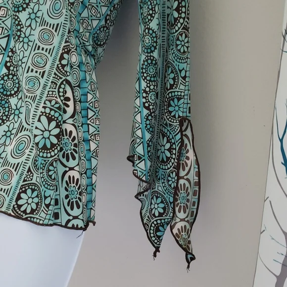 Women's blouse - Picture 2 of 5